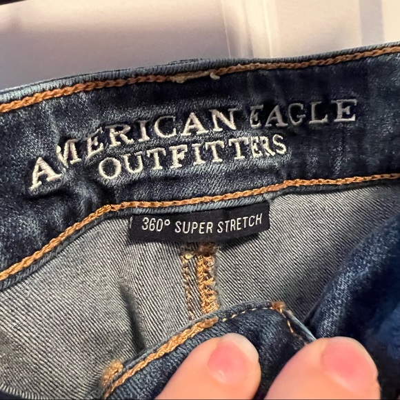 American Eagle Distressed Cutoff Denim Shorts with Exposed Pockets - Picture 4 of 5